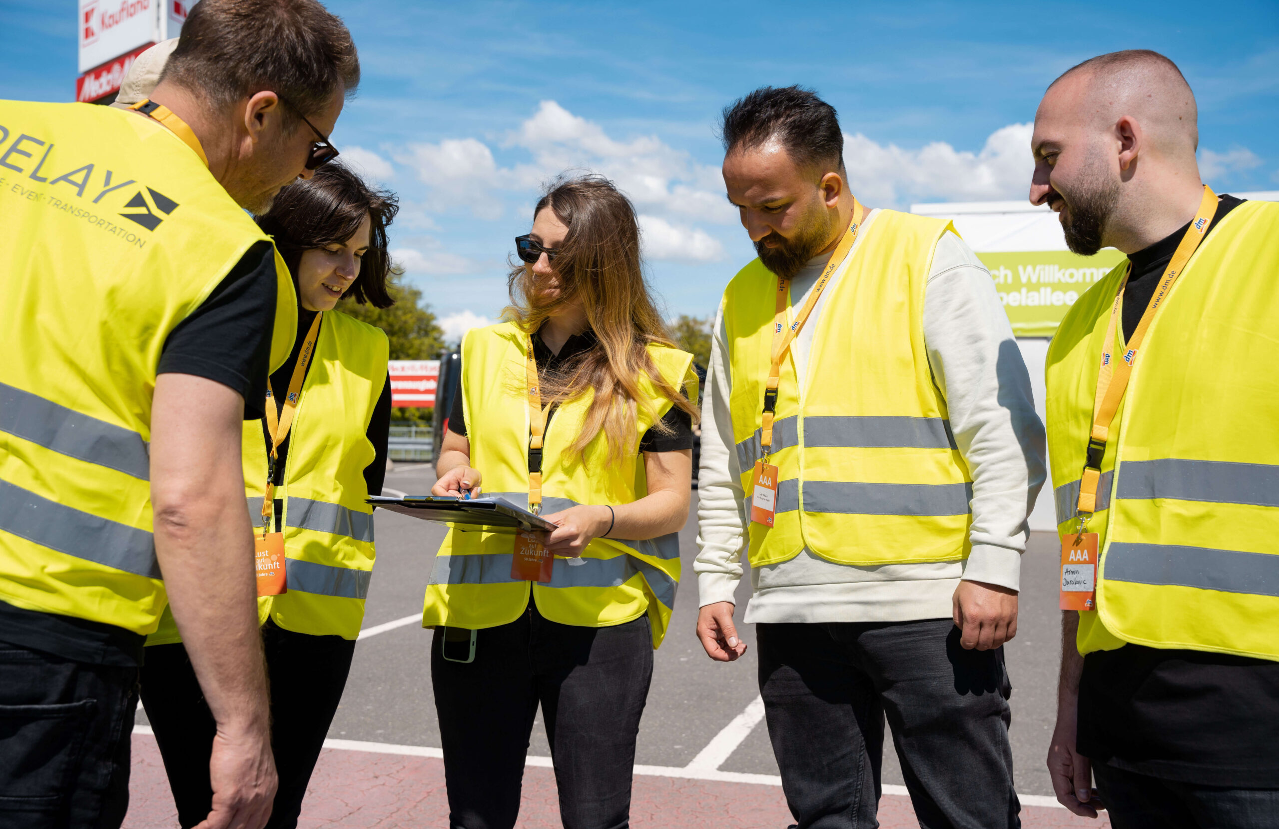 relaygmbh_team_outdoor